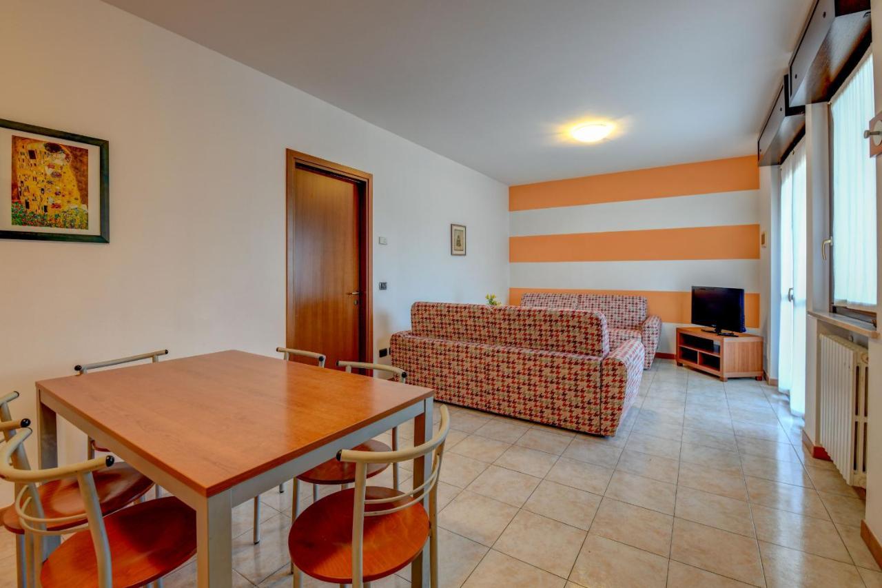 Residence Meridiana Песк'єра-дель-Гарда Екстер'єр фото