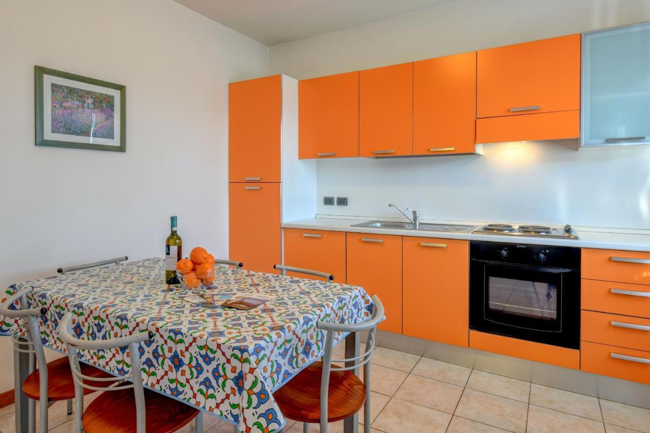 Residence Meridiana Песк'єра-дель-Гарда Екстер'єр фото